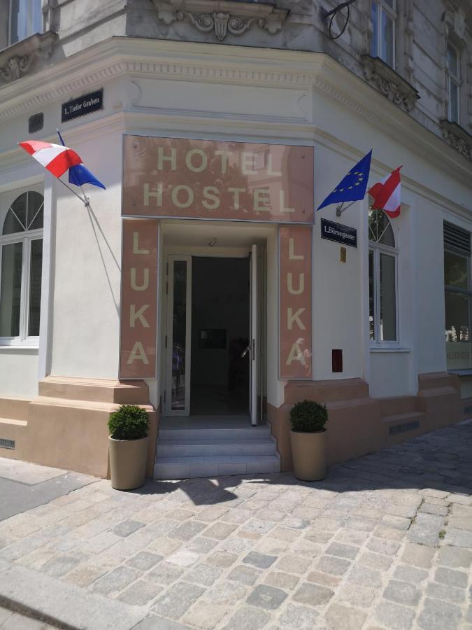 CH-Hotel Luka Wina Bagian luar foto